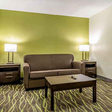 Quality Inn & Suites Creedmor - Butner Creedmoor Экстерьер фото