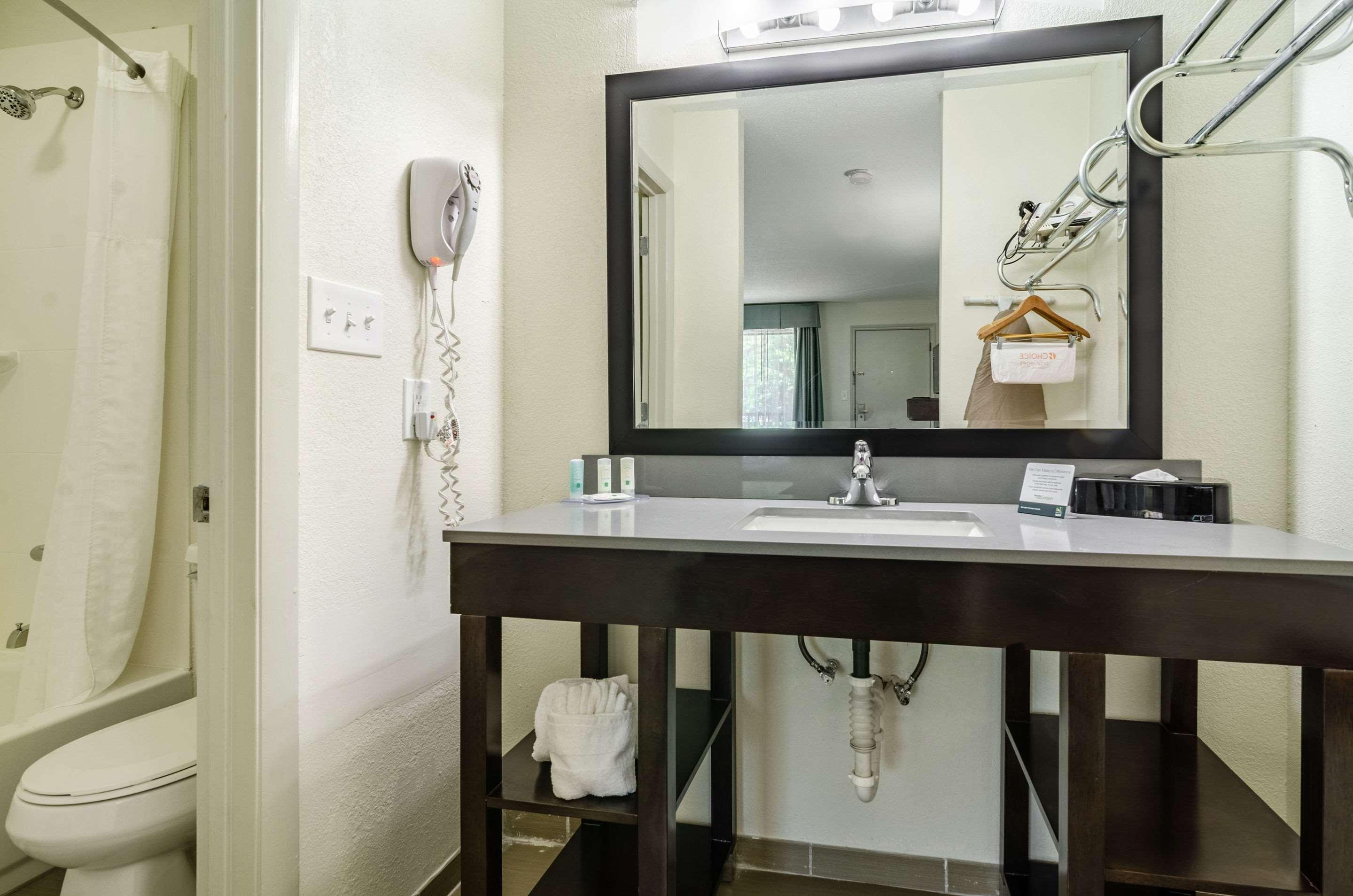 Quality Inn & Suites Creedmor - Butner Creedmoor Экстерьер фото