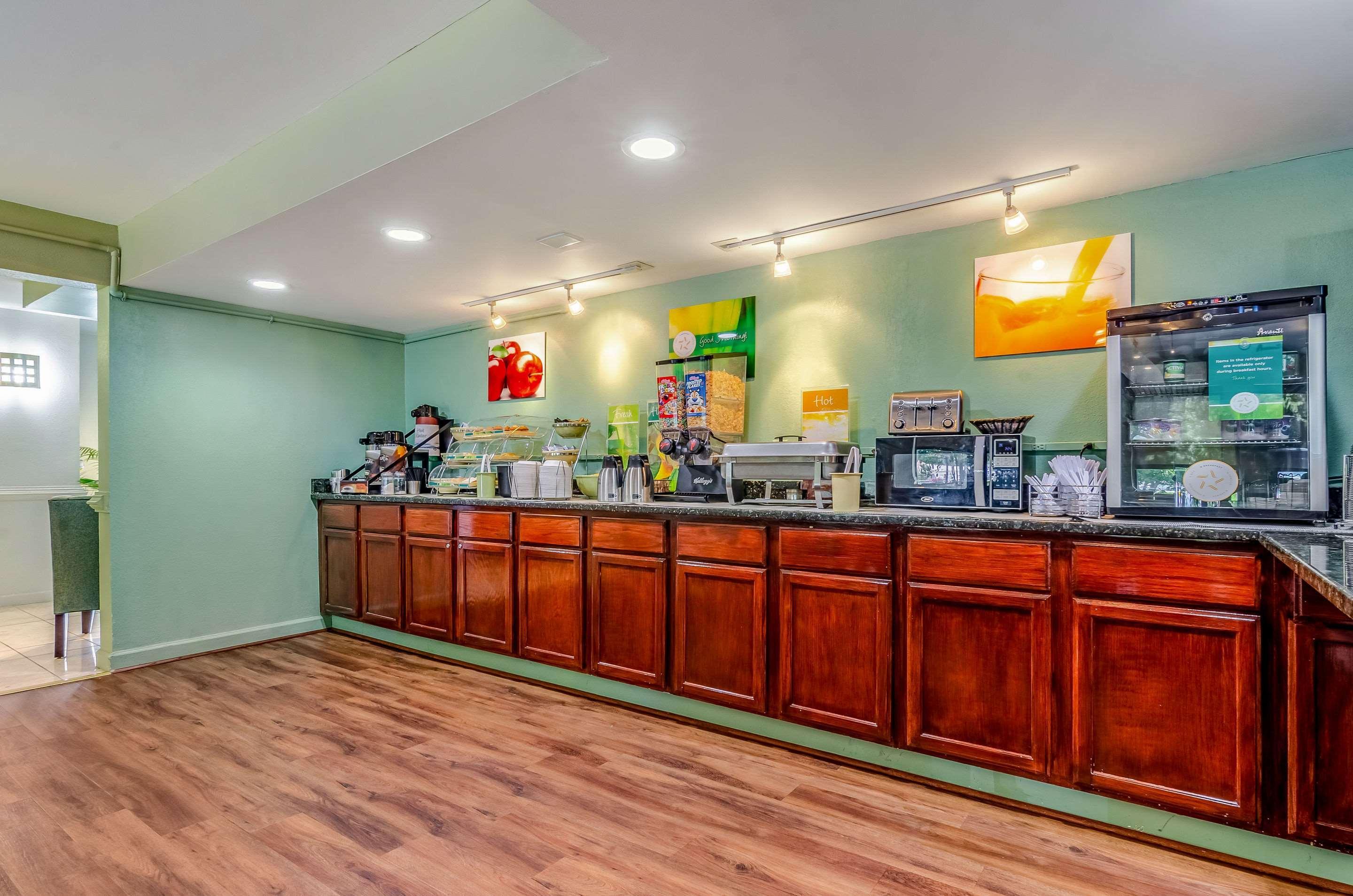 Quality Inn & Suites Creedmor - Butner Creedmoor Экстерьер фото