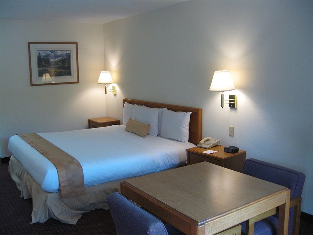 Quality Inn & Suites Creedmor - Butner Creedmoor Экстерьер фото